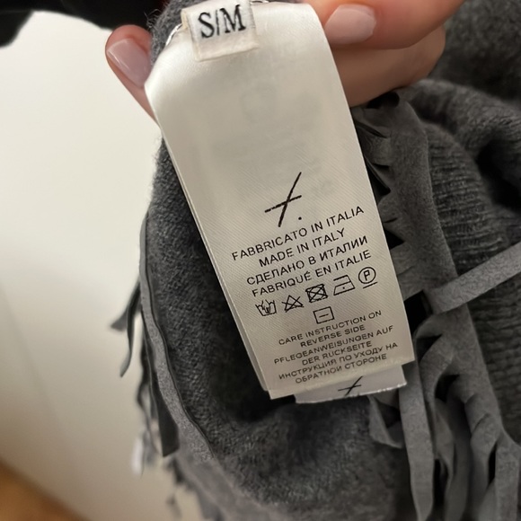 Falconeri Cashmere charcoal gray poncho sweater with fringe details size S/M - Picture 4 of 4